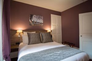 Hotels Hotel De La Couronne : photos des chambres