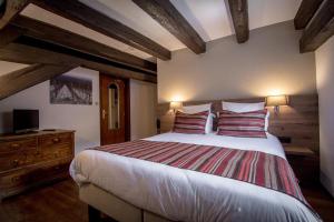 Hotels Hotel De La Couronne : photos des chambres