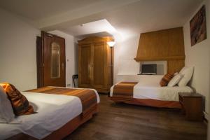 Hotels Hotel De La Couronne : photos des chambres