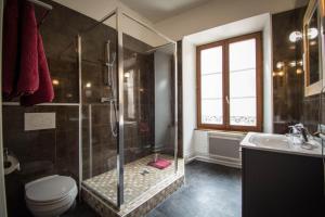 Hotels Hotel De La Couronne : photos des chambres