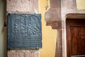 Hotels Hotel De La Couronne : photos des chambres
