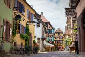 Hotels Hotel De La Couronne : photos des chambres