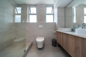 Perfect beach-side condo in Sea Point, Cape Town with ocean view