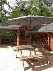 Chalets Maison avec piscine au milieu des bois : photos des chambres