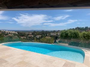 Maison villa contemporaine vue mer à Hyères var