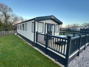 3 bed luxury lodge in Clennon View at Hoburne Devon Bay