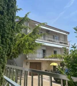 LOTUS Holiday Apartment in Škrljevo - Škrljevo