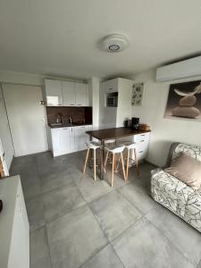 App T2 climatisé , plage 200 m