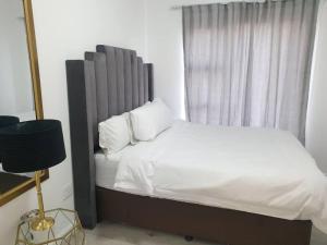 Sophiscated Upmarket One Bedroom Apartment