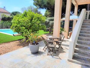 La Bastide en front détang de Thau
