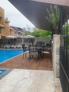 Park and pool studios