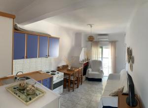 Evis House