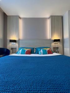 Hotels Cit'Hotel Le Cornouaille Hotel : photos des chambres