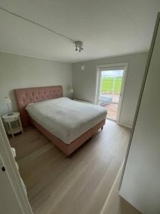 Modern house, views over the fields 5 min to beach