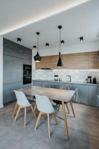 Sky Mountain View Free Parking