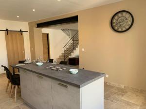 Maison de village 150 M2 au calme climatisée, piscine