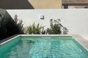 Maison de village 150 M2 au calme climatisée, piscine