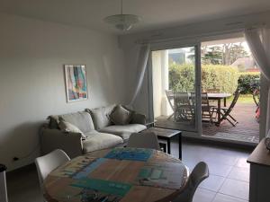 Appartements T2 Rez de jardin piscine parking La Baule : photos des chambres