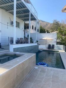 Apartment D with heated swimming pool, jacuzzi, waterfall, heating is extra