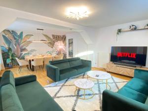 LUXOMES - Tropical & Streetart Style - Old Town Apartments - Central Ingolstadt