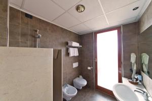 Studio with Partial Lake View room in Hotel Smeraldo
