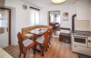 Nice Home In Brod Na Kupi