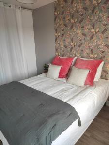 Appartements Calme et verdure a Poissy 50 m2 parking terrasse : photos des chambres