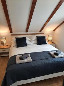 Off grid Robinson house Karmen