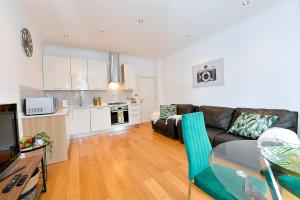 Hendon Escape Luxury Apartment with En-suite Bath