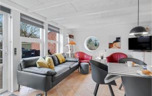 Beautiful Home In Hemmet With Wifi