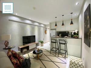 Flat Luxuoso-Piscina, Praia e Serviço de Camareira