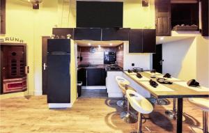 Gorgeous Apartment In Saint-Bonnet-Le-Châtea