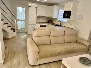 MODERN DUPLEX 50m FROM THE BEACH