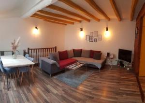 Maison charmante avec jardin centre-ville proche puy du fouu Arrivée autonome