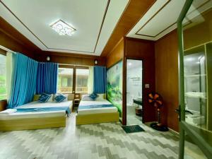 Phòng 4 Người Có Ban Công (Quadruple Room with Balcony)