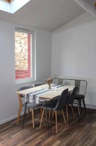 Maison charmante avec jardin centre-ville proche puy du fouu Arrivée autonome