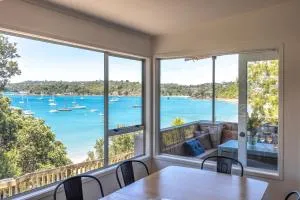 Oneroa Beach Hideaway - Stay Waiheke - Blackpool