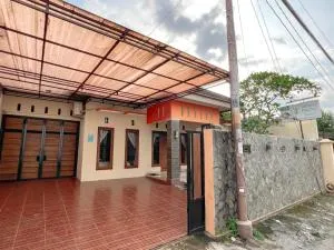 Homestay Sawitsari Dekat Pakuwon Mall dan UGM by Simply Homy - 沙拉迪加