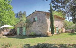 Maisons de vacances Beautiful home in Lacoste with 4 Bedrooms, WiFi and Outdoor swimming pool : photos des chambres