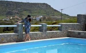 Hotel Glaronissia Rooms & Suites Milos Greece