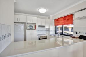 Unit 8 Phoenix Apartments Coolum Beach