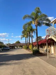 Darling Junction Motor Inn - Neds Corner