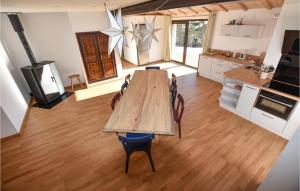 Maisons de vacances Amazing home in Bdoin with WiFi and 5 Bedrooms : photos des chambres