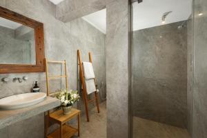 Villa Swarna by Nakula