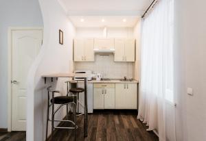 Апартаменты в центре Киева на Бессарабской Площади 7