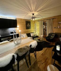 Appartements Megeve -WHITE ASTER- charming renovated apartment : photos des chambres