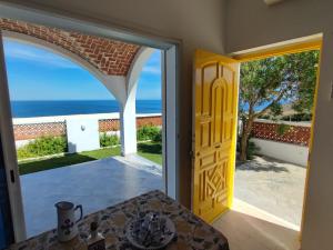 Maison vue mer, île de Zembra et montagne en Tunisie - Elhaouaria