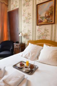 Hotels Hotel de la Poste : Chambre Familiale