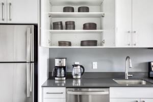 Brighton 1BR w WD Gym nr T Shops Dining BOS-431