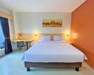 Phòng Loại Sang Giường Đôi Có Ban Công Và Hướng Núi (Deluxe Double Room with Balcony and Mountain view)